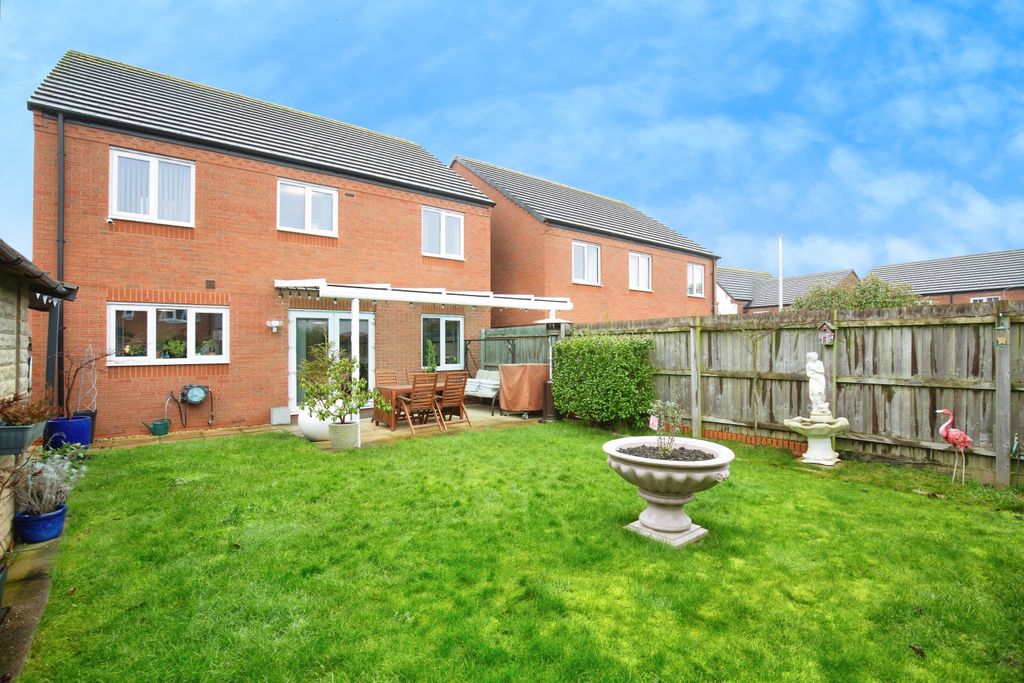 Property photo 2 of 19 151018A2-Mw-10610