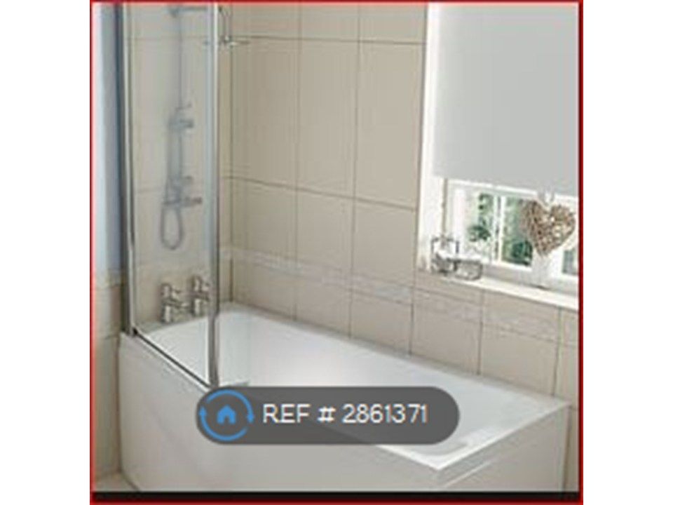 Property photo 2 of 11 Bathroom