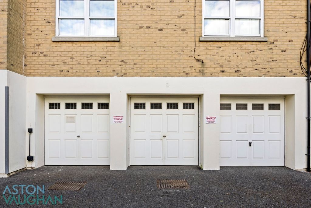 Property photo 2 of 13 5164884