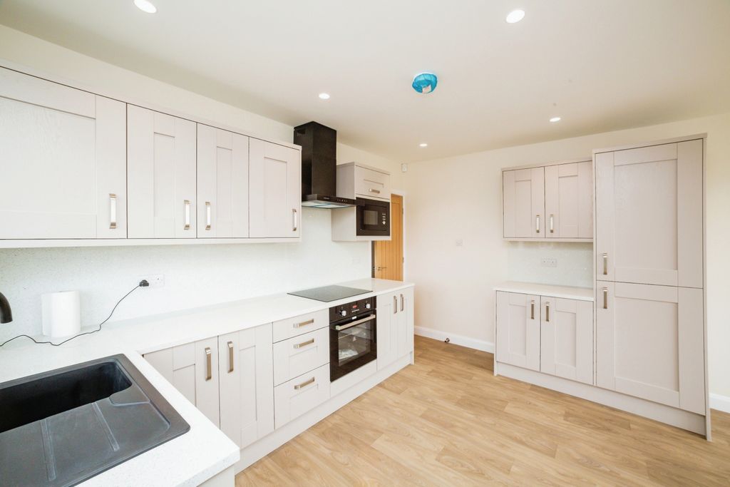 Property photo 3 of 17 Img_0015