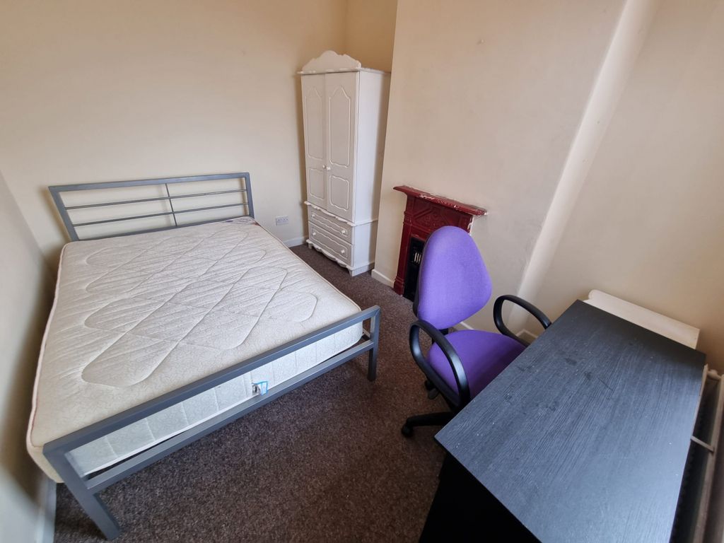 Property photo 3 of 8 Gallery