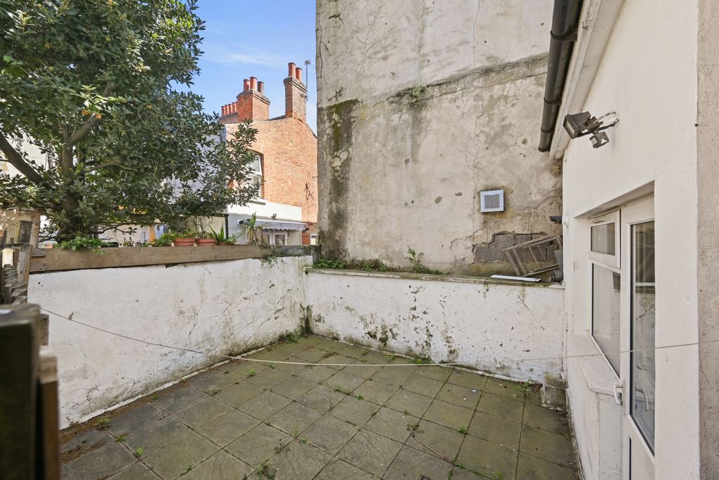 Property photo 3 of 13 Photo 8