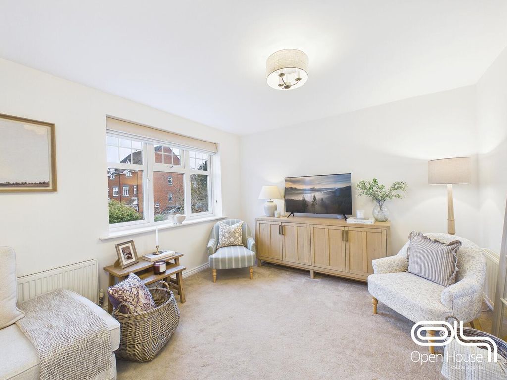 Property photo 2 of 19 Living Room