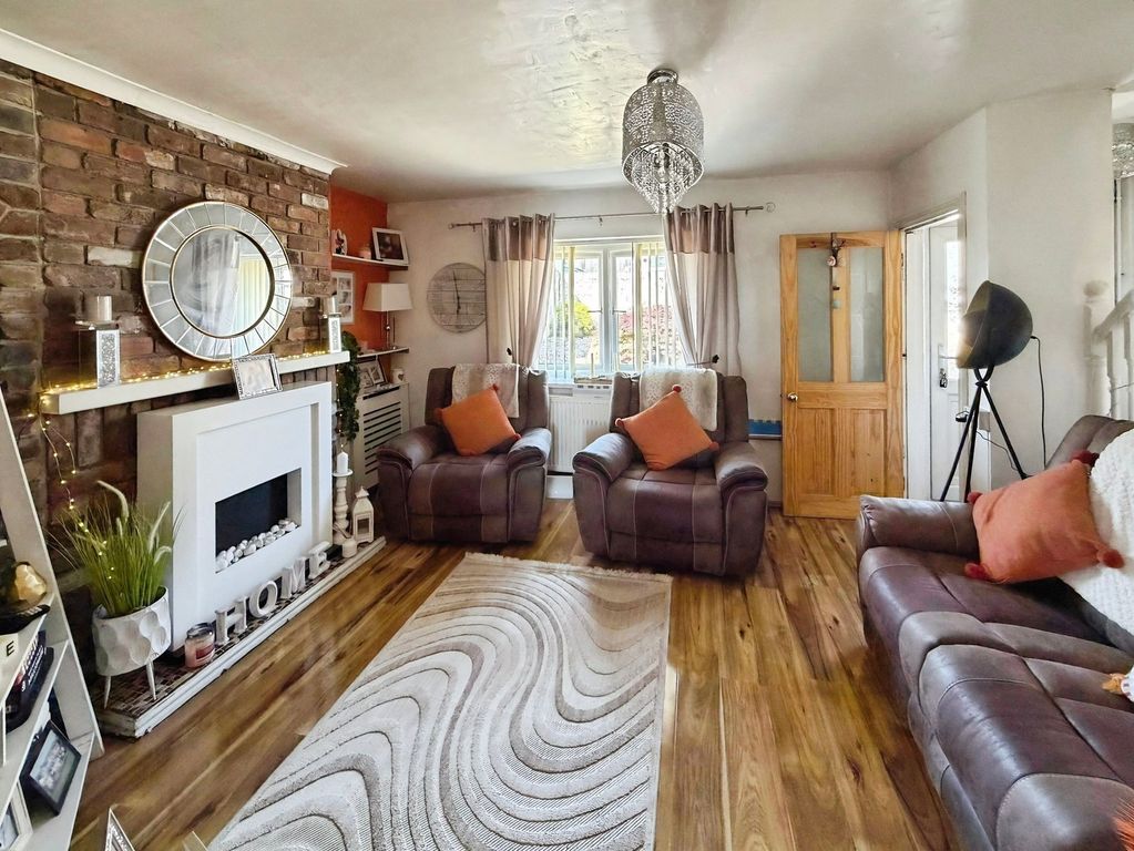 Property photo 3 of 33