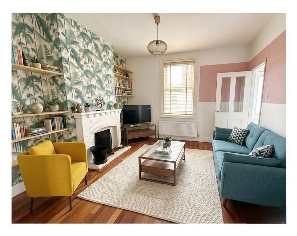 Property photo 2 of 16 01323 438506