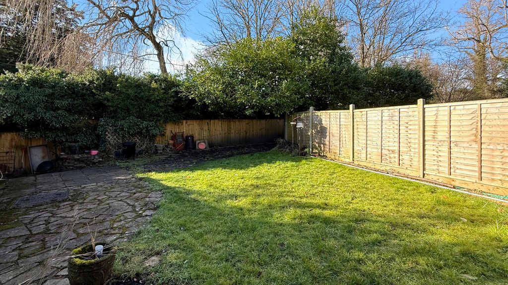 Property photo 2 of 13 Garden