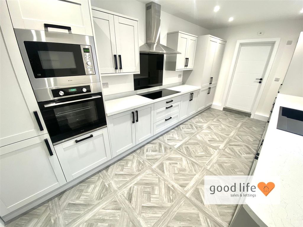 Property photo 2 of 32 20260212_150248097_Ios14Chatsworthstreet.Jpg