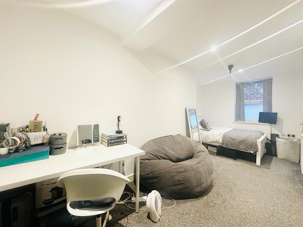 Property photo 2 of 6 Studio Area