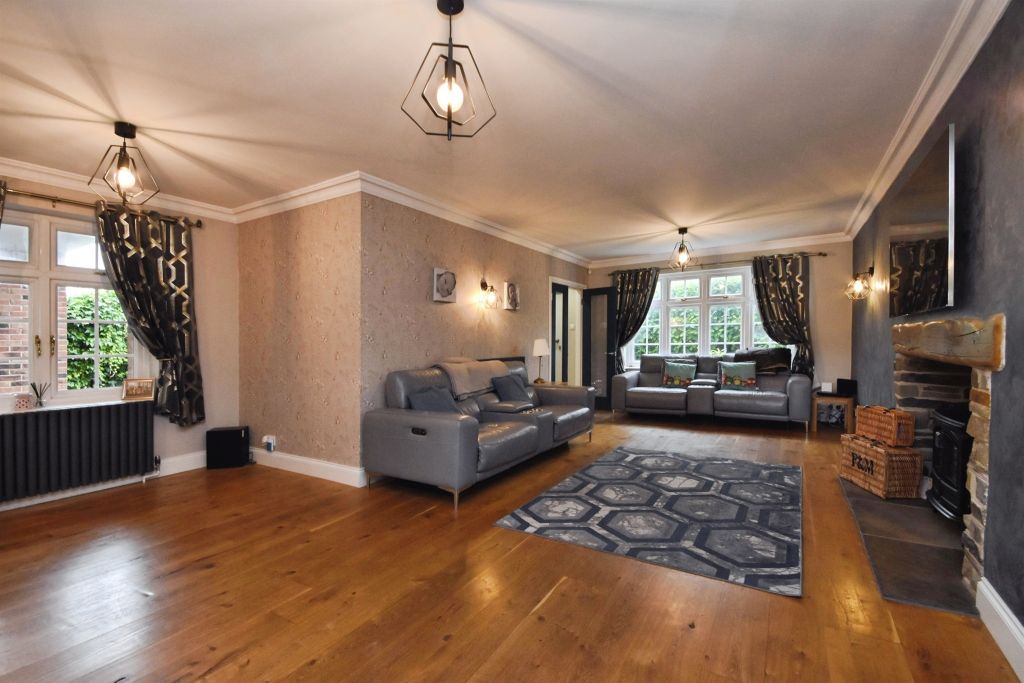 Property photo 3 of 19