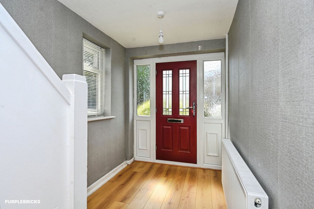Property photo 2 of 23 Entrance Hallway