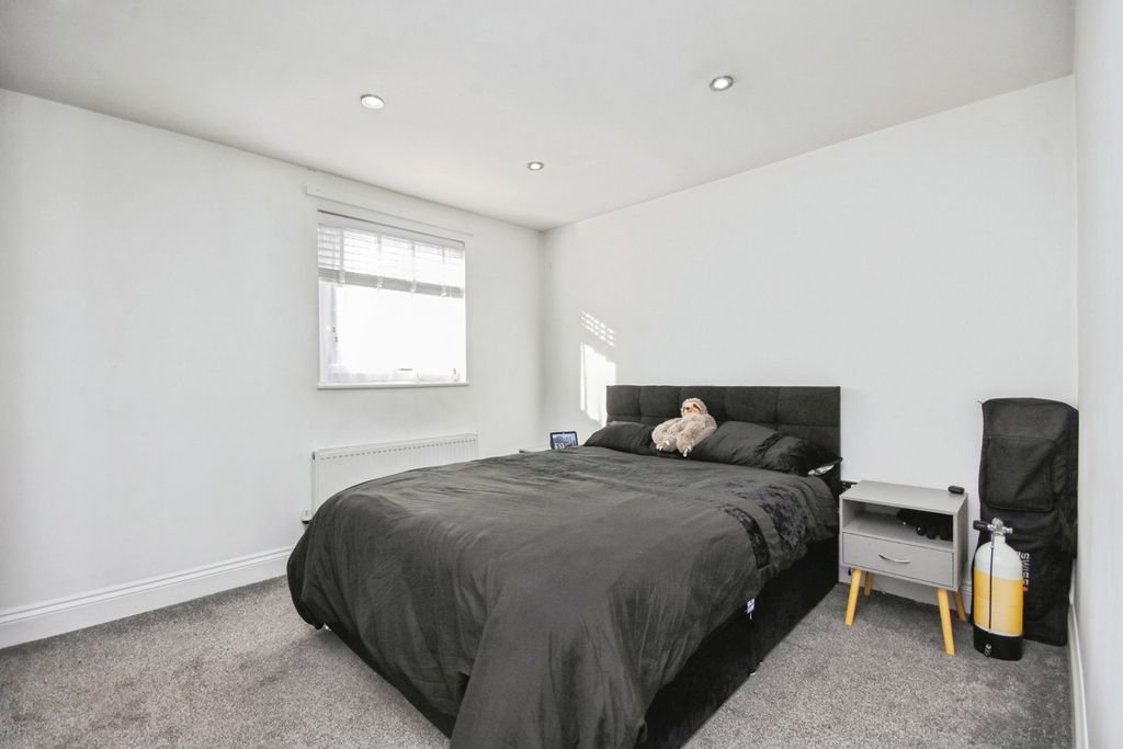 Property photo 3 of 9 Pbox-Img.Jpg