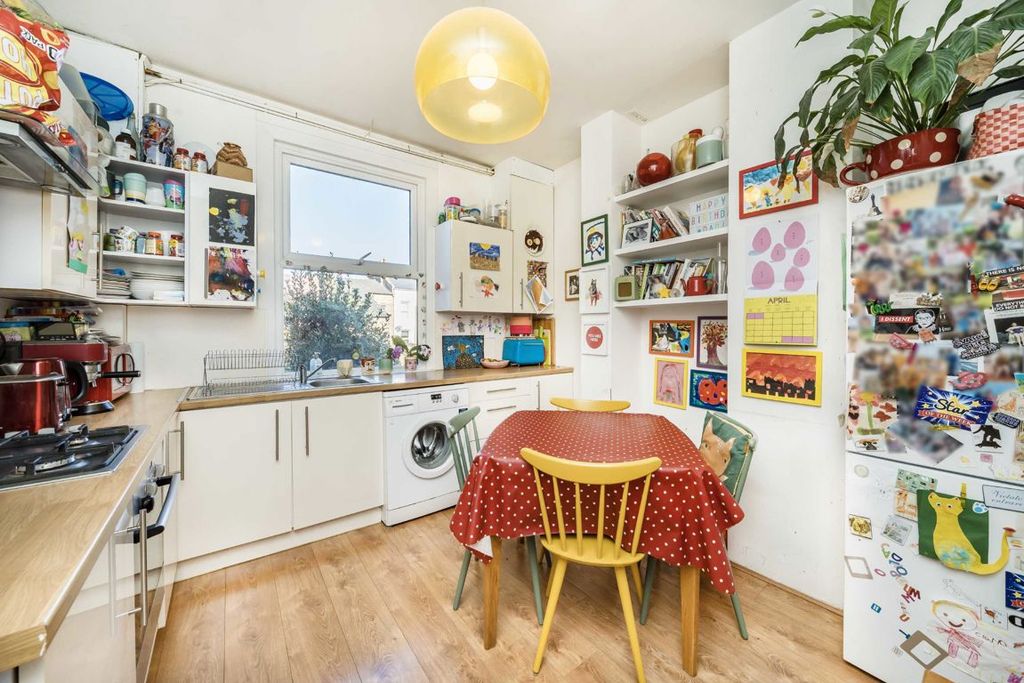 Property photo 3 of 6