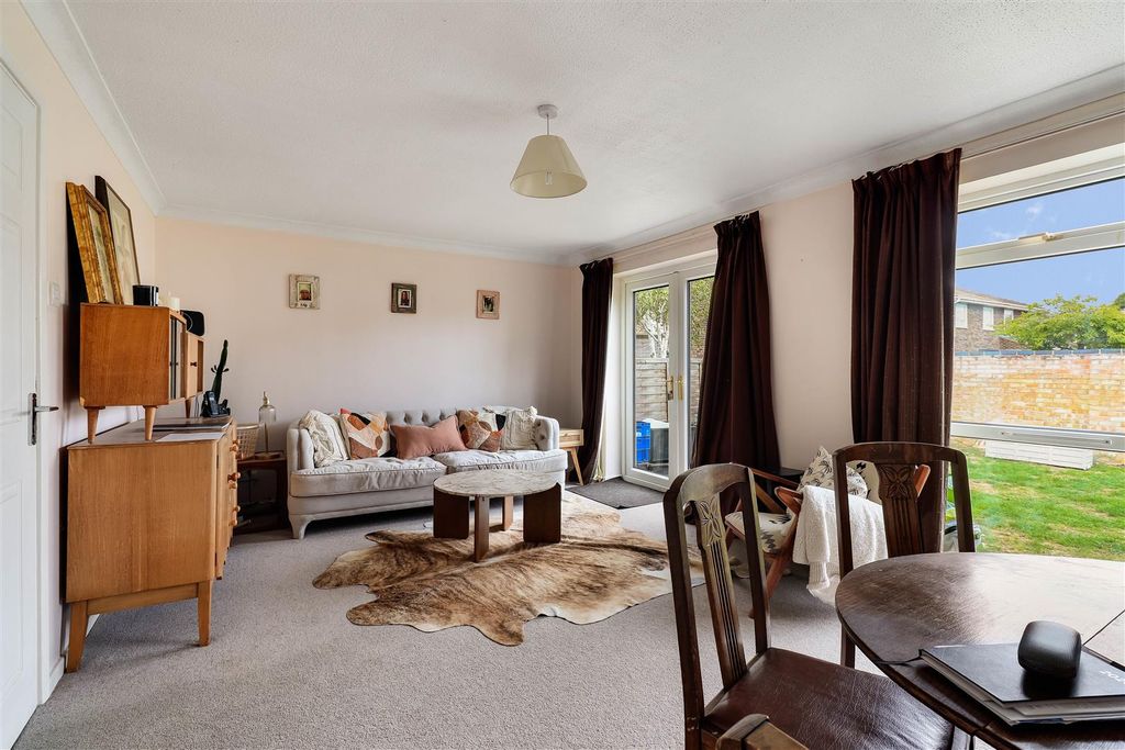 Property photo 2 of 20