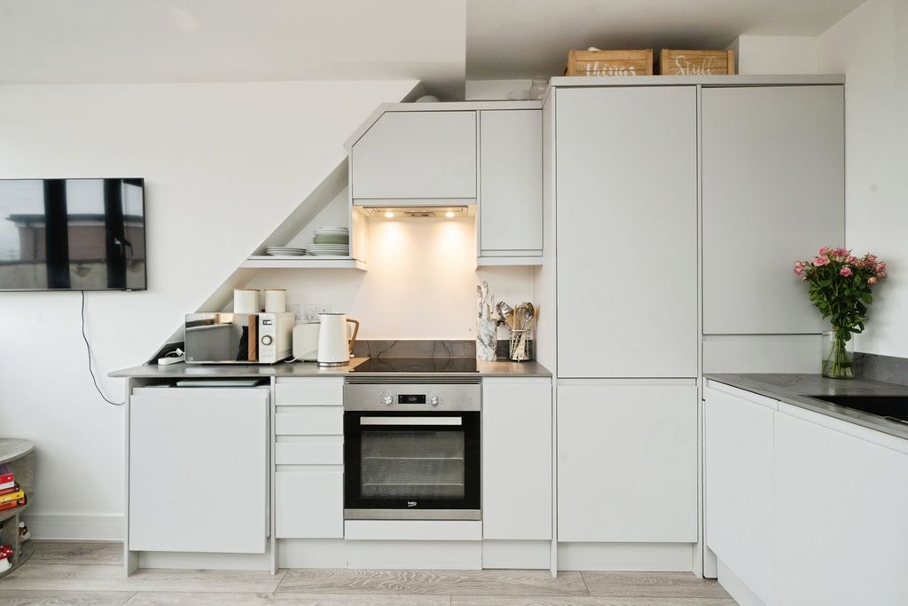 Property photo 3 of 13 Photo