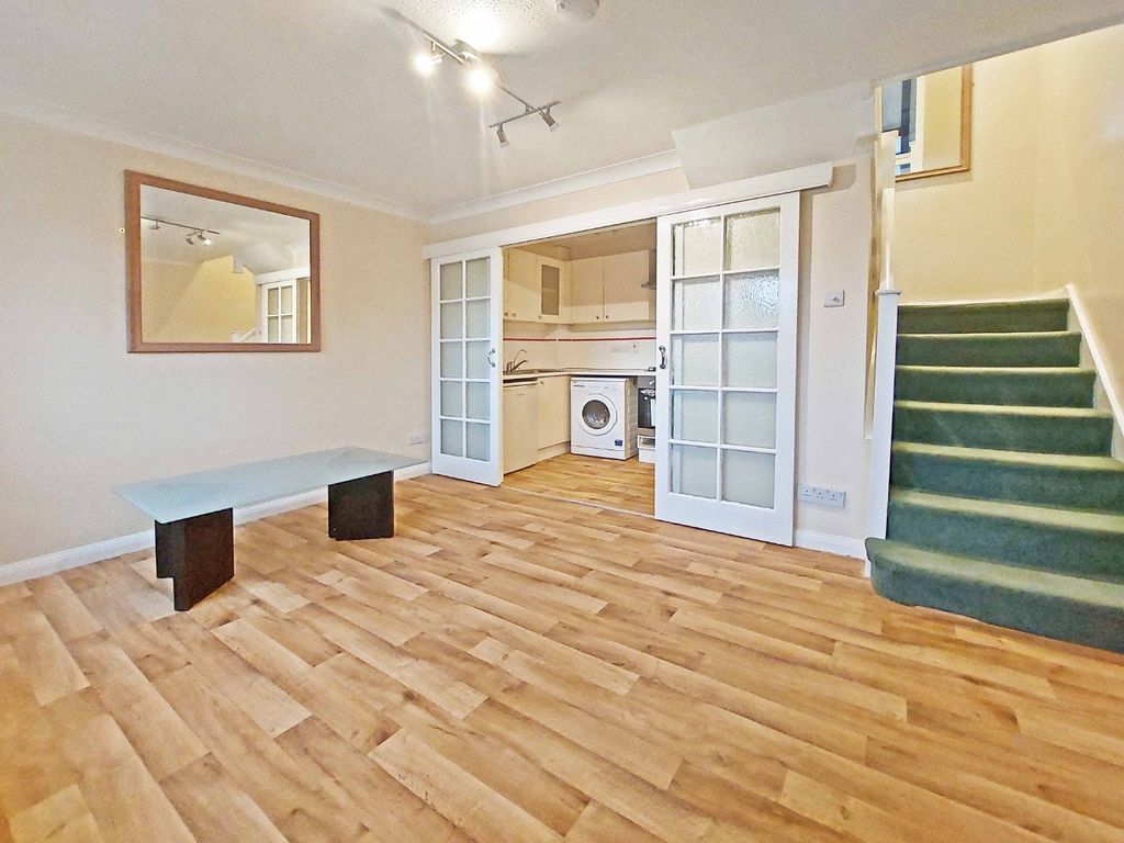 Property photo 2 of 10 5303121