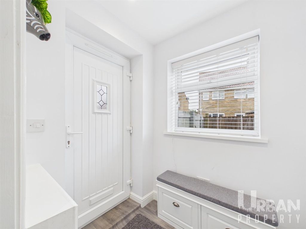 Property photo 3 of 14 Cam03038G0-Pr0269-Still004.Jpg