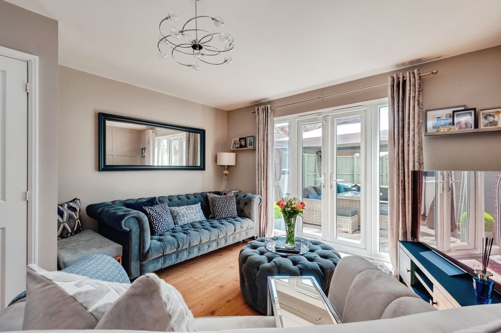 Property photo 3 of 22 Pbox-Img.Jpg