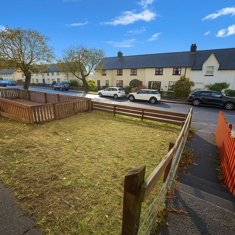 Property photo 2 of 21