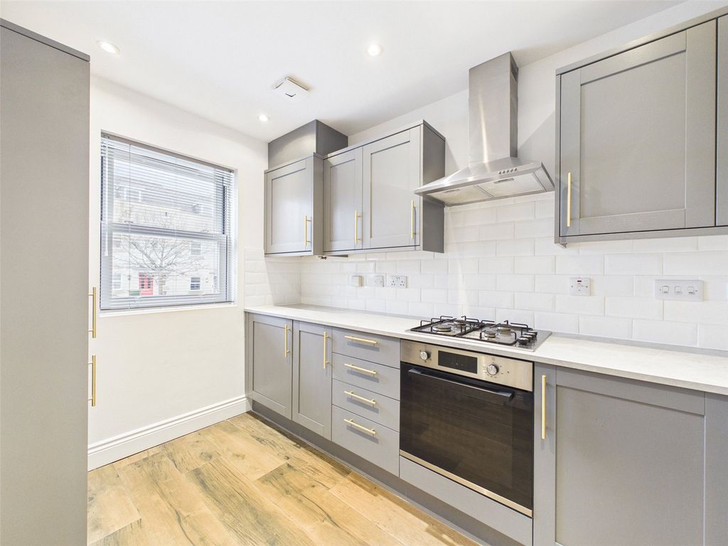 Property photo 3 of 13 Picture No. 18