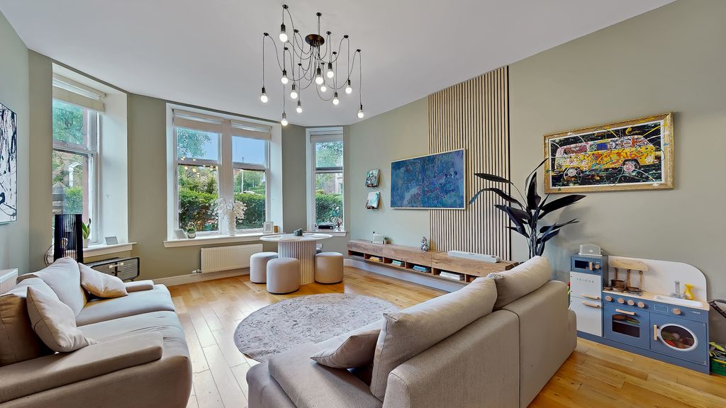 Property photo 2 of 35 24-Print-1A Kelvinside Gardens_37