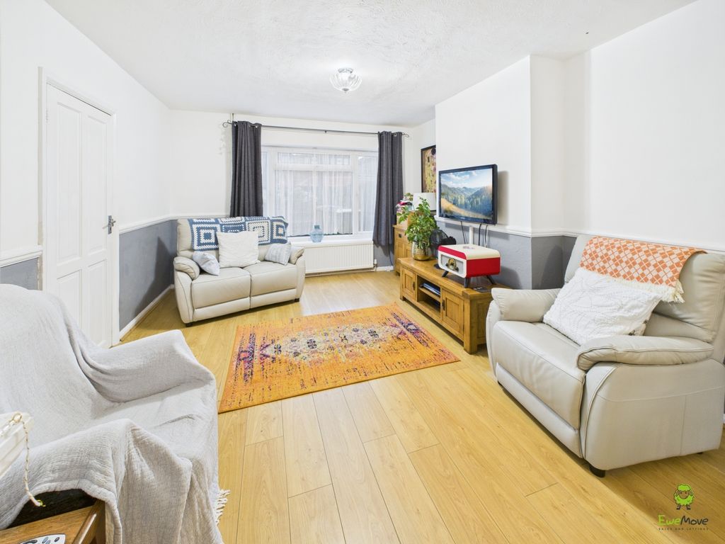 Property photo 2 of 17 Living Room - James Hillier - Ewemove In Bexley An