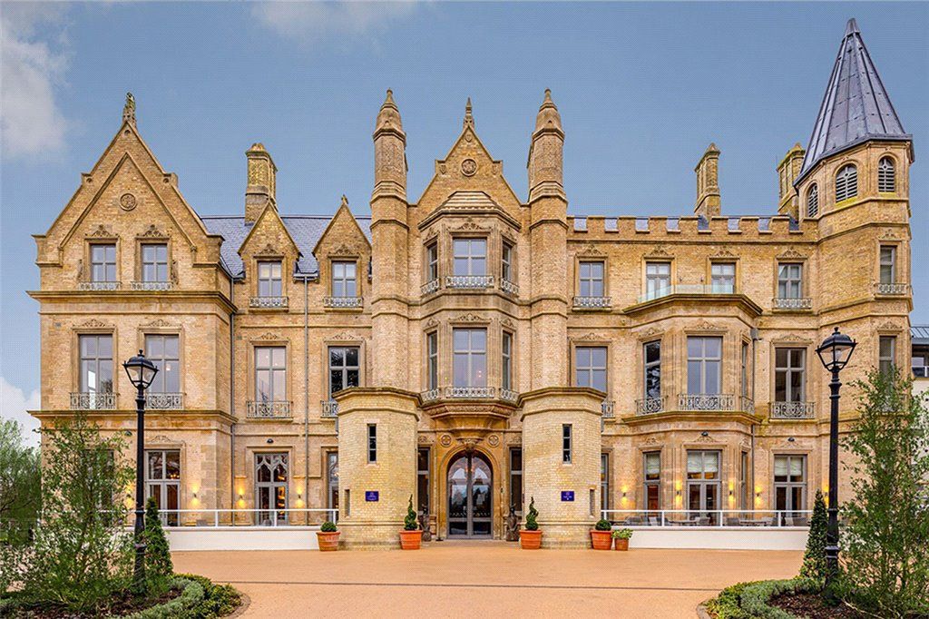 Property photo 1 of 37 Main Building