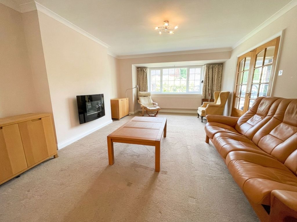 Property photo 3 of 27
