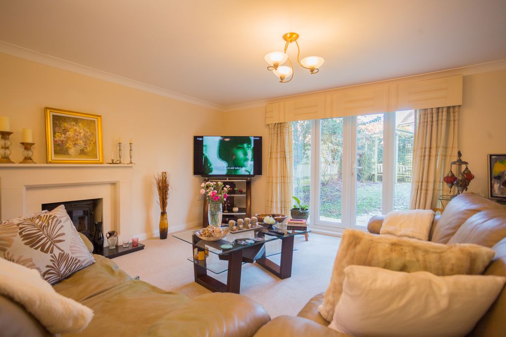 Property photo 2 of 21 Picture No. 28