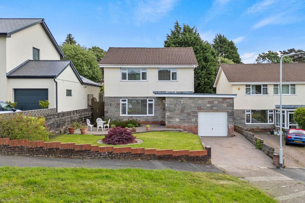 Property photo 1 of 29
