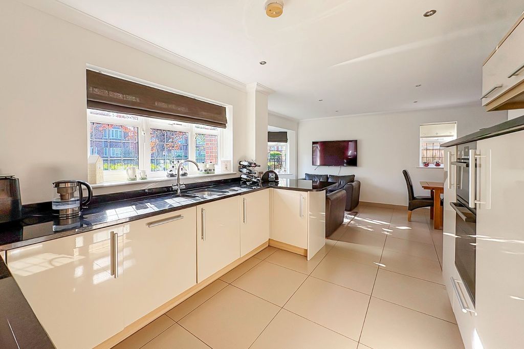 Property photo 3 of 21 Picture No. 90