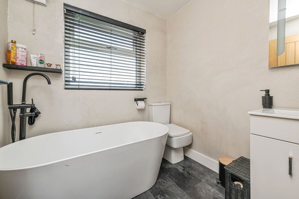 Additional image 12 of 4 bed semi-detached house for saleMardale Road, Dewsbury WF12