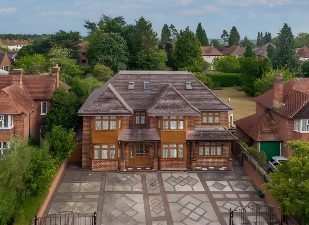 Property photo 1 of 24 External