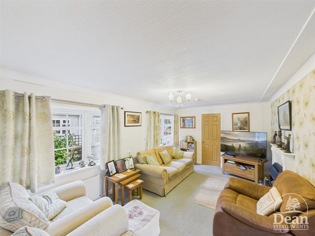 Property photo 3 of 14