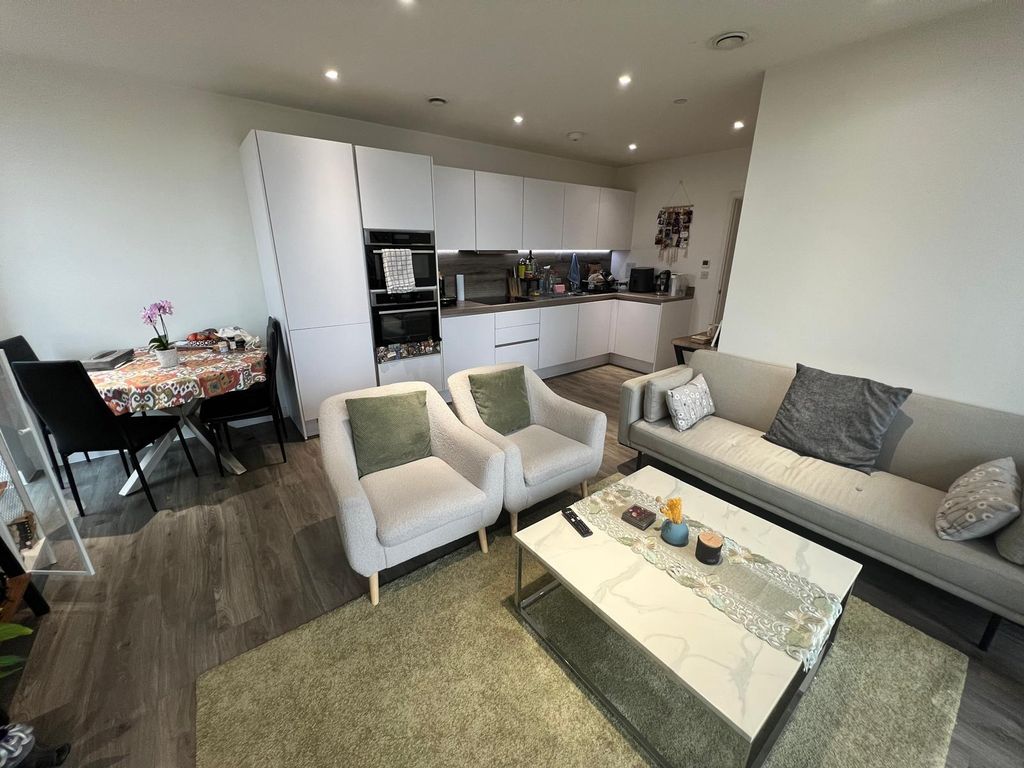 Property photo 2 of 6