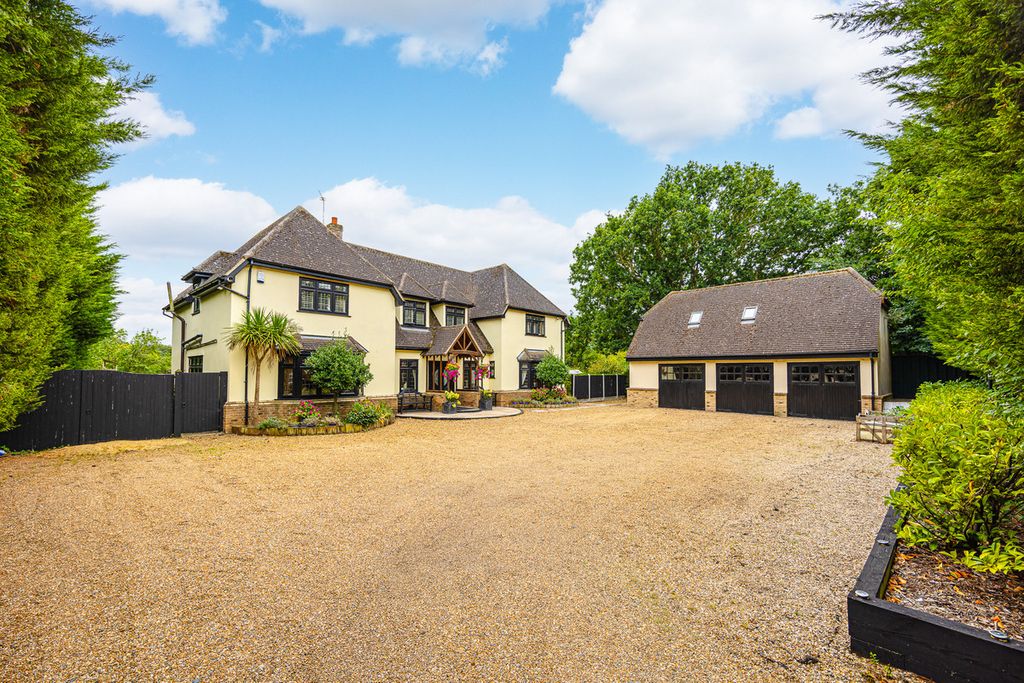 Property photo 1 of 50