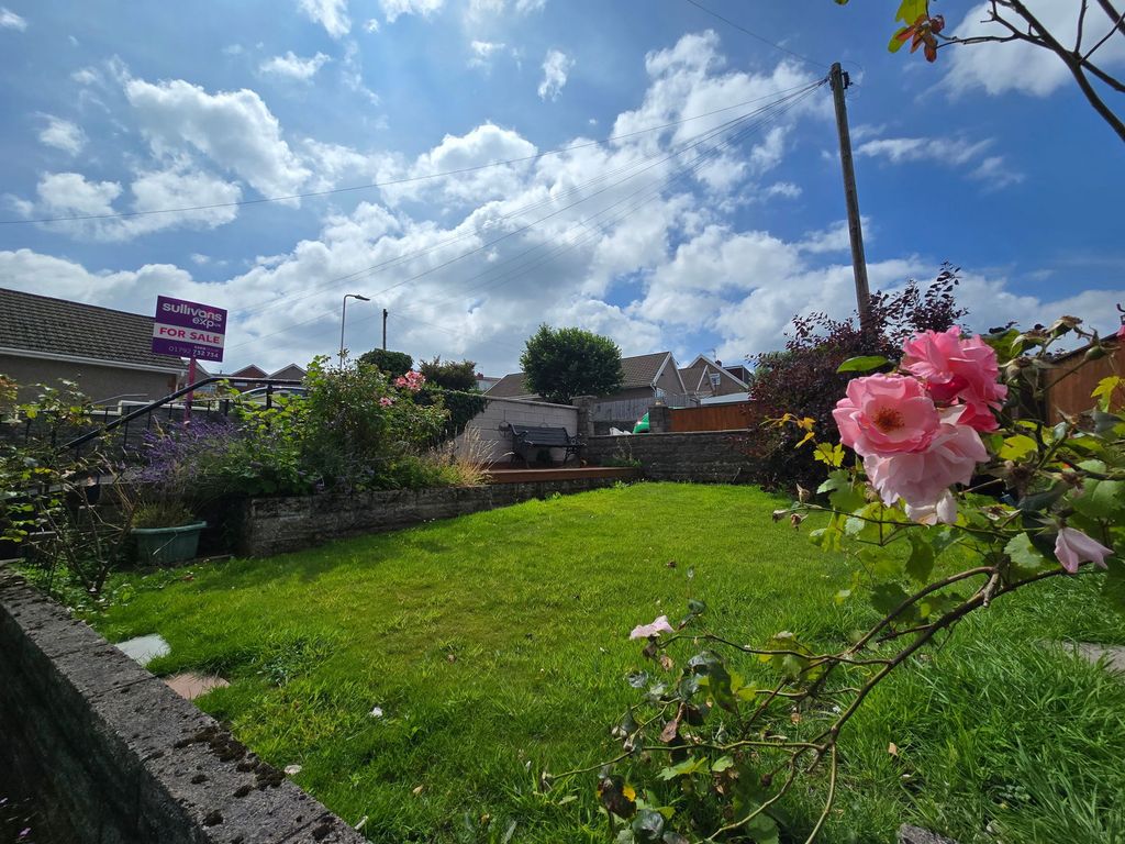 Property photo 2 of 21