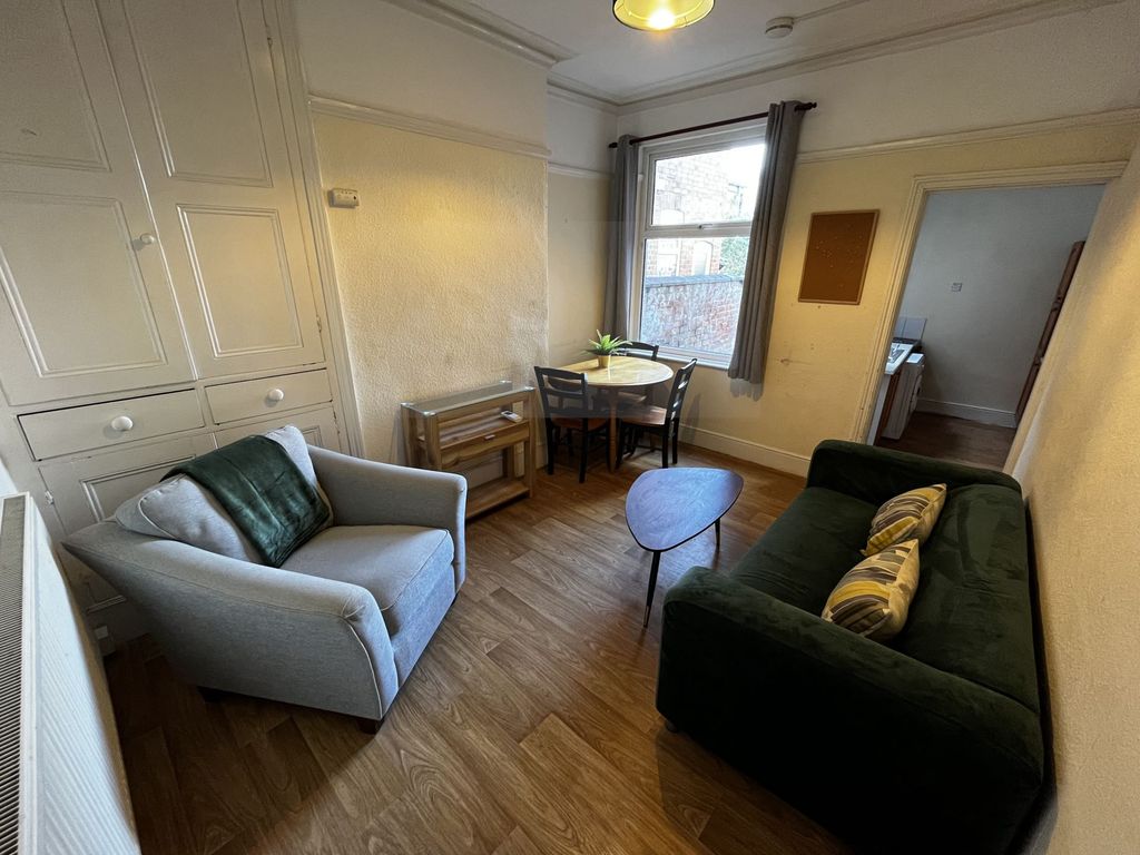 Property photo 1 of 11 Photo 10