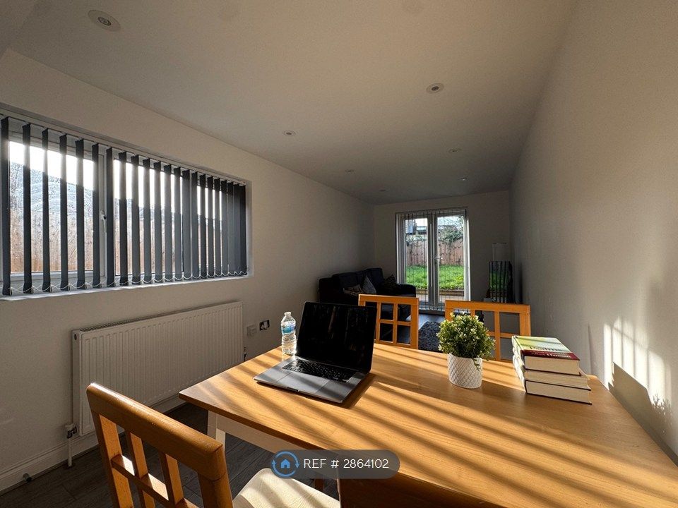 Property photo 3 of 7 Lounge Diner 3