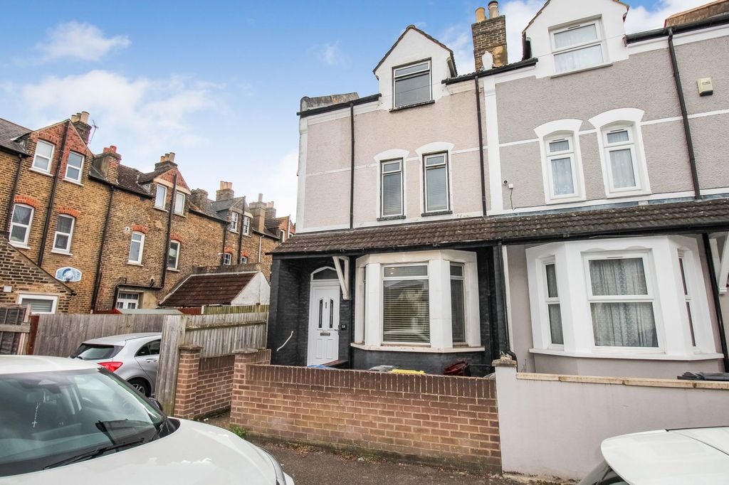 Property photo 1 of 9