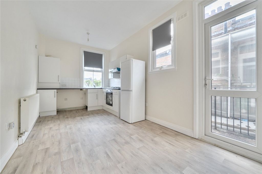 Property photo 3 of 11 Picture No. 06