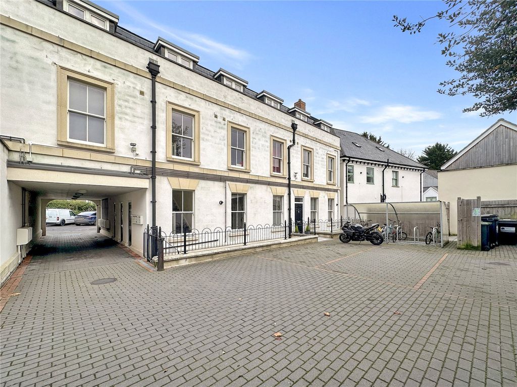 Property photo 1 of 22 Picture No. 18