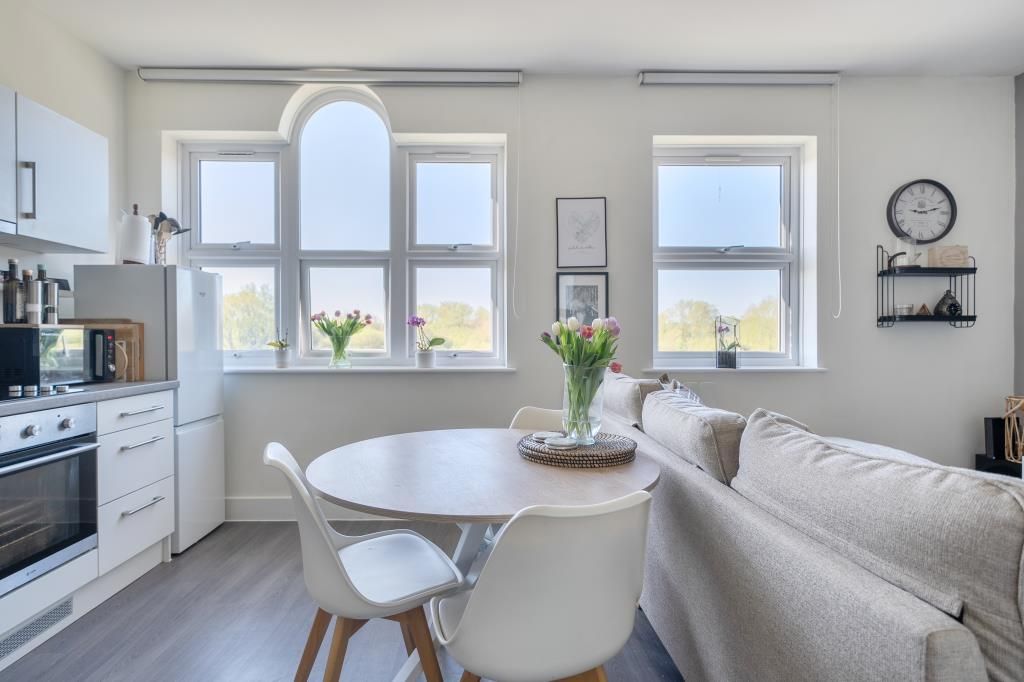 Property photo 3 of 13 Kitchen