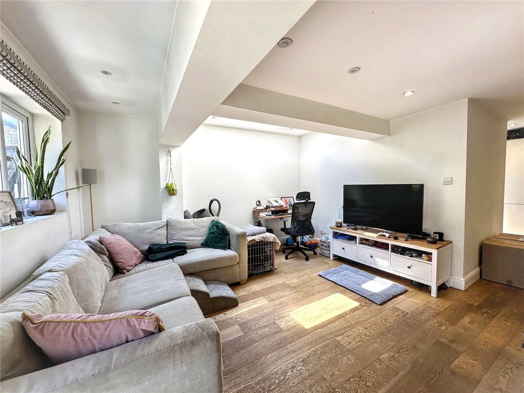 Property photo 1 of 19 Picture No. 27