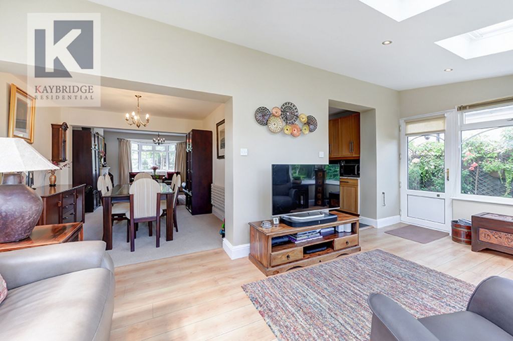 Property photo 2 of 16 Cunliffe Road, Epsom - Kt19 0Rj