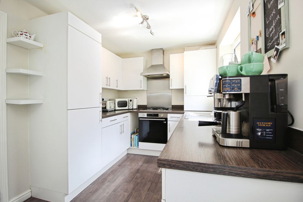 Property photo 3 of 14 Kitchen/Dining Room
