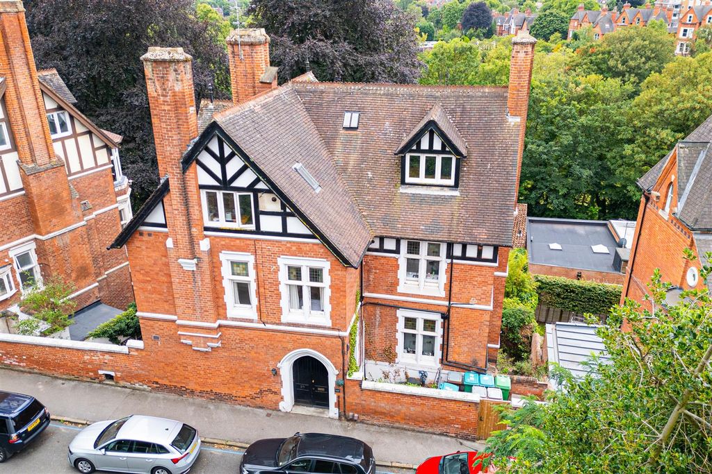 Property photo 1 of 22