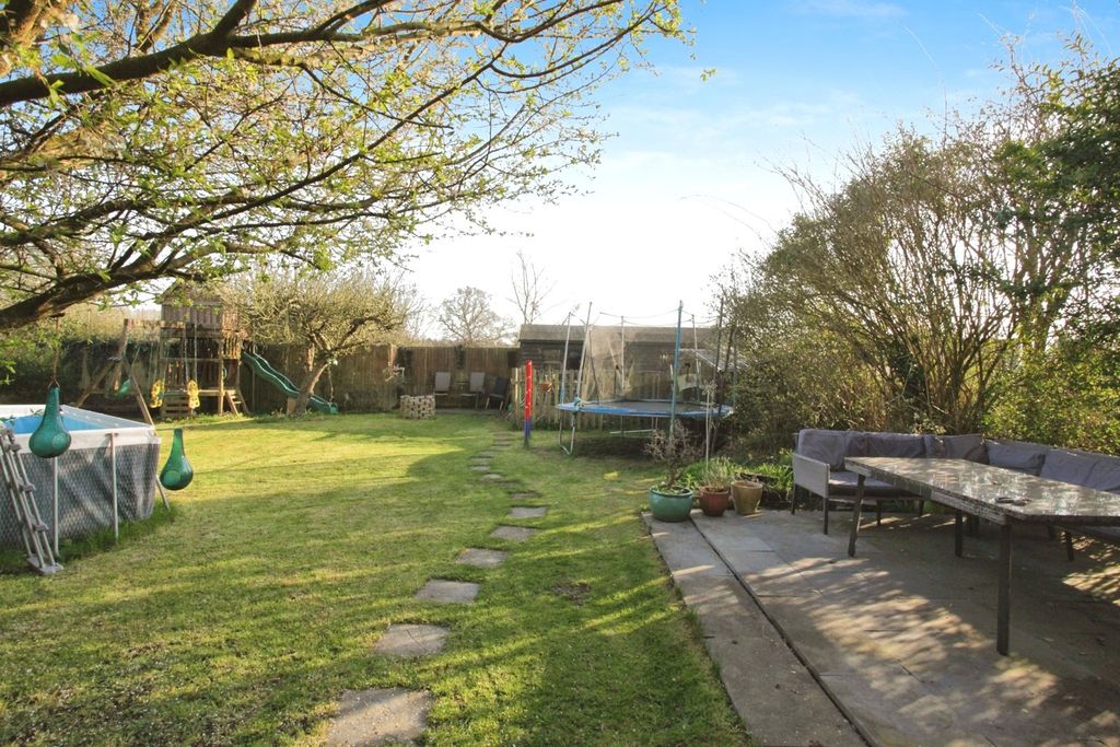 Property photo 2 of 17 Photo