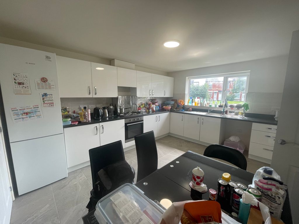 Property photo 3 of 48