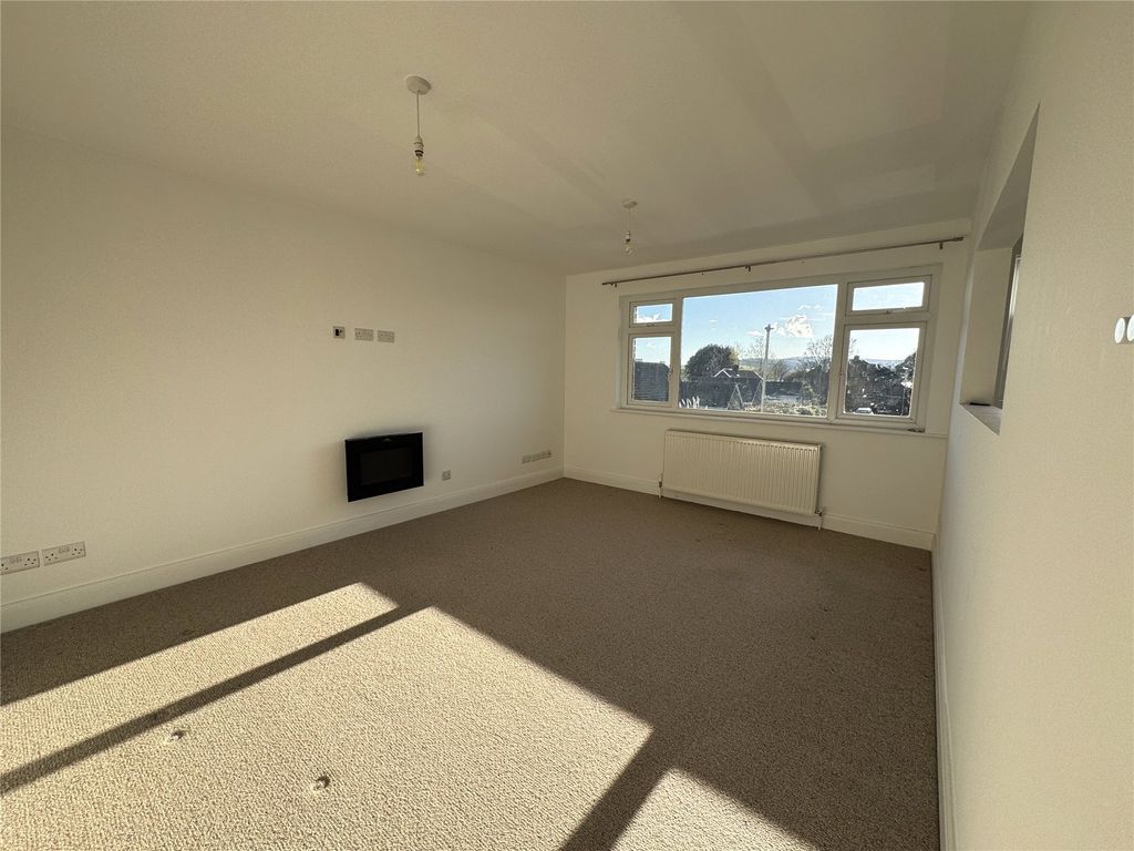 Property photo 3 of 11 Sitting Room