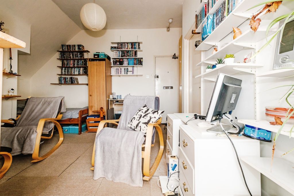 Property photo 3 of 7
